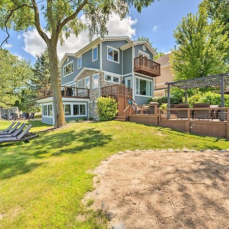 Lakefront Oasis With Boat Dock, Fire Pit, Grill Bristol Kültér fotó