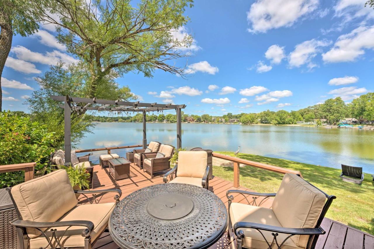 Lakefront Oasis With Boat Dock, Fire Pit, Grill Bristol Kültér fotó