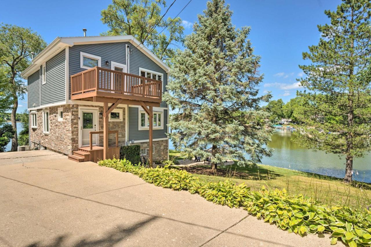 Lakefront Oasis With Boat Dock, Fire Pit, Grill Bristol Kültér fotó
