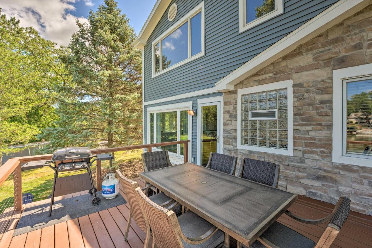 Lakefront Oasis With Boat Dock, Fire Pit, Grill Bristol Kültér fotó